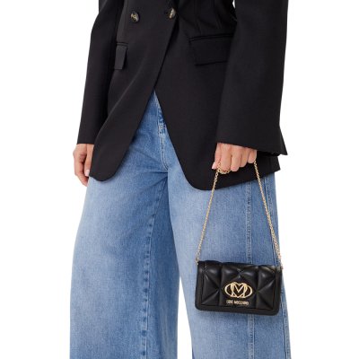 THE EMBOSSED Q WALLET ON CHAIN